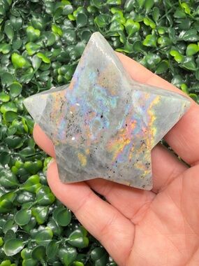 Flashy Labradorite Star Carving